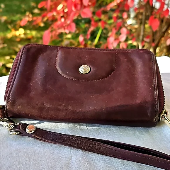 Longchamp wristlet wallet hot sale